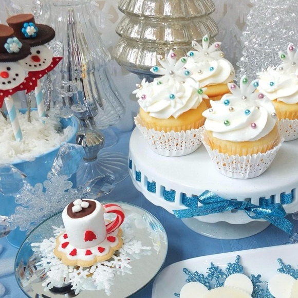 Sweet Treats for the Holidays: Edible Creations for the holidays by Norene Cox - Picture 3 of 6